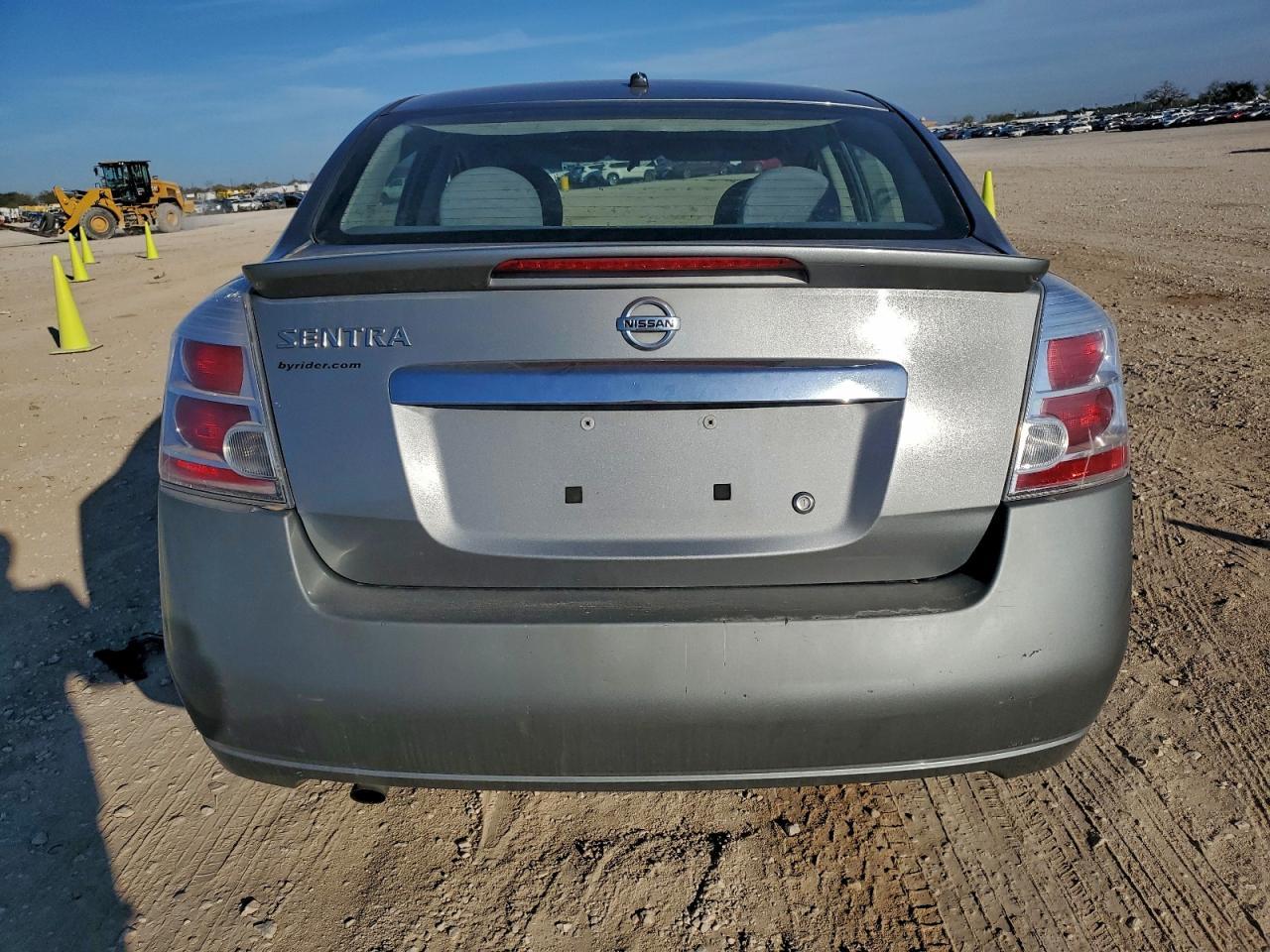 2012 Nissan Sentra 2.0 - Image 6