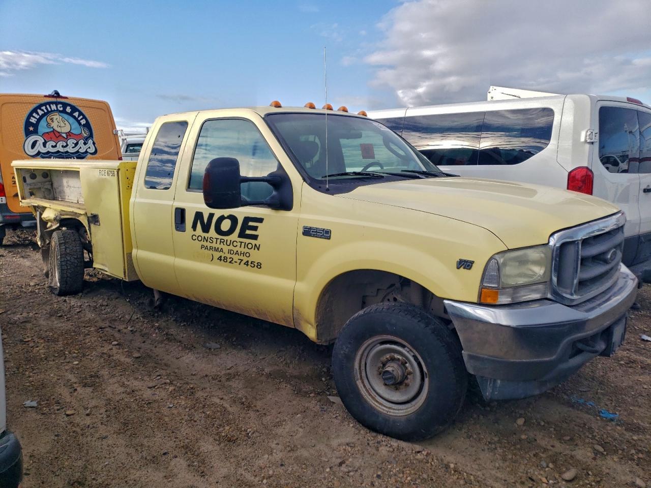 2004 Ford F250 Utility / Service Truck - Image 4