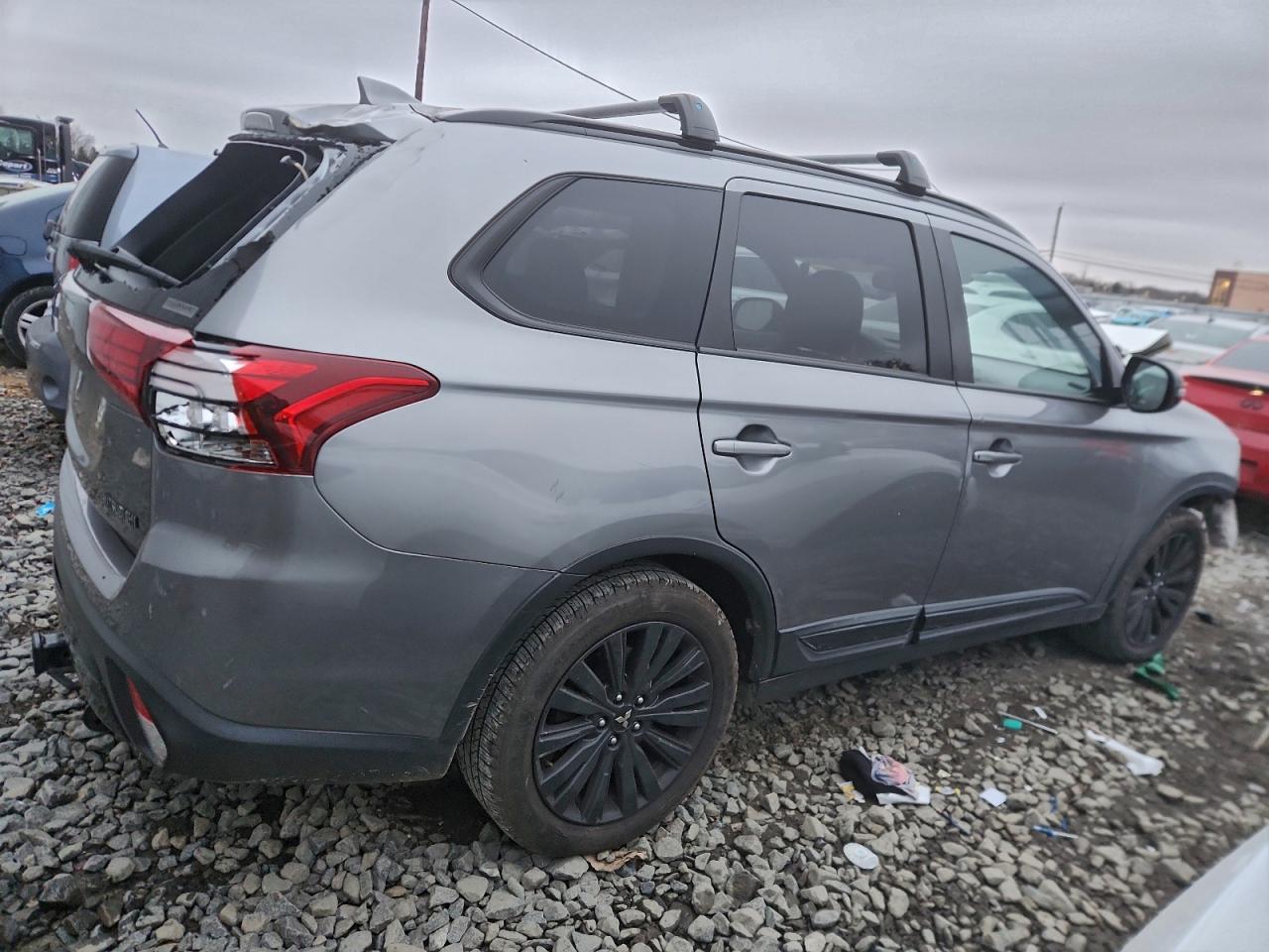 2020 Mitsubishi Outlander Se - Фото 3