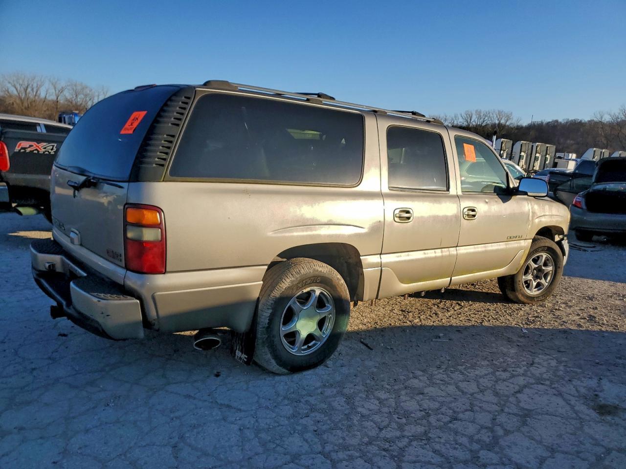 2002 GMC Suburban - Image 3