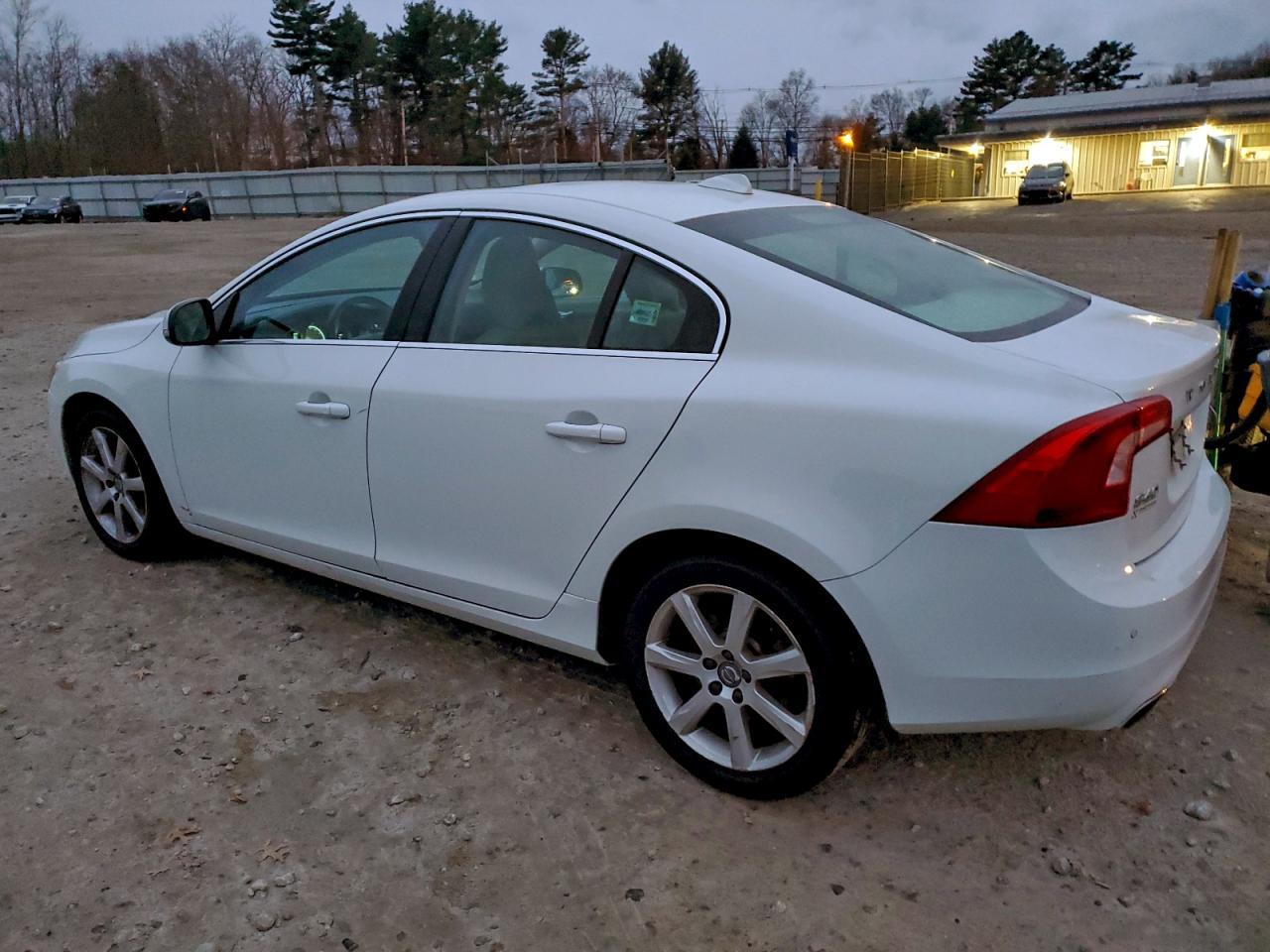 2016 Volvo S60 Premier - Фото 2