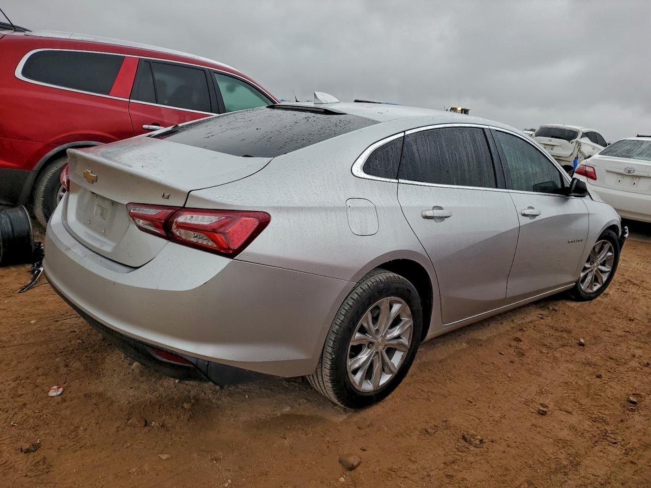 2022 Chevrolet Malibu Lt - Image 3