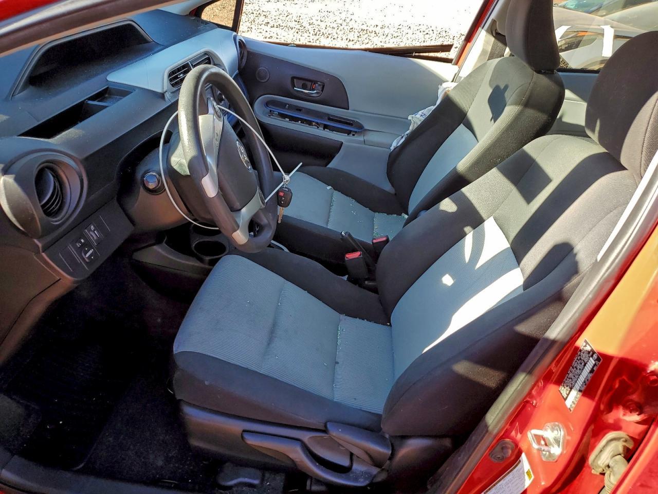 2012 Toyota Prius C - Фото 7