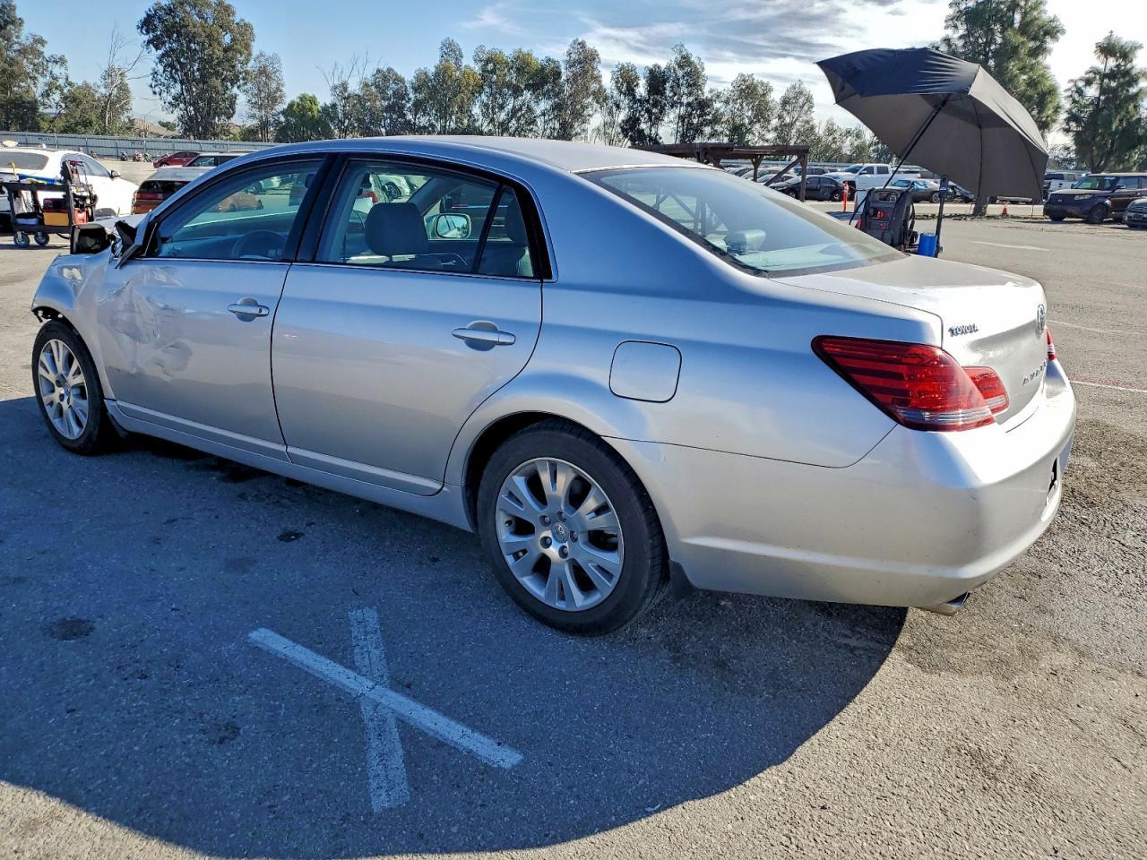 2008 Toyota Avalon Xl - Image 2