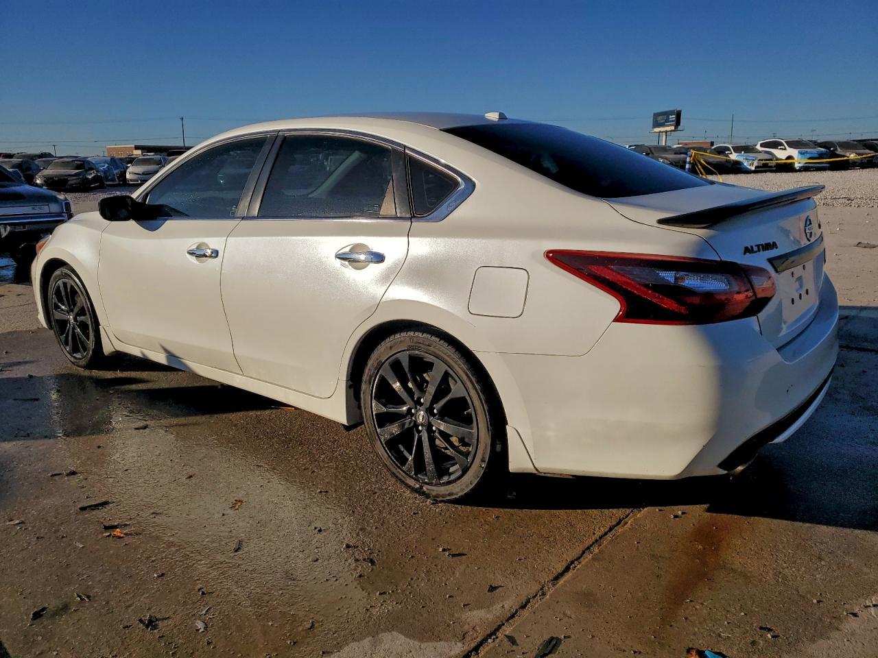 2018 Nissan Altima 2.5 Sr - Image 2