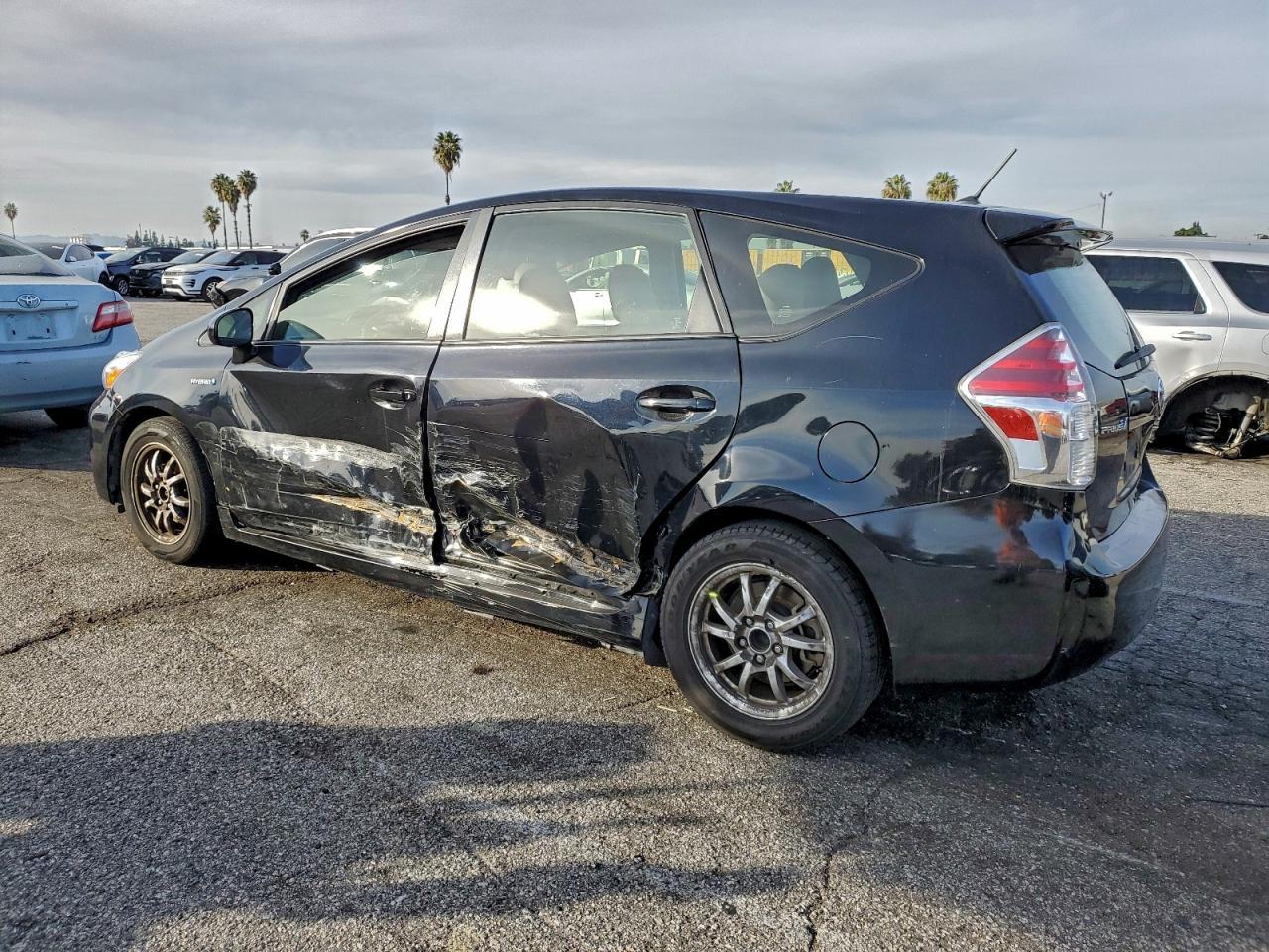 2016 Toyota Prius V - Image 2