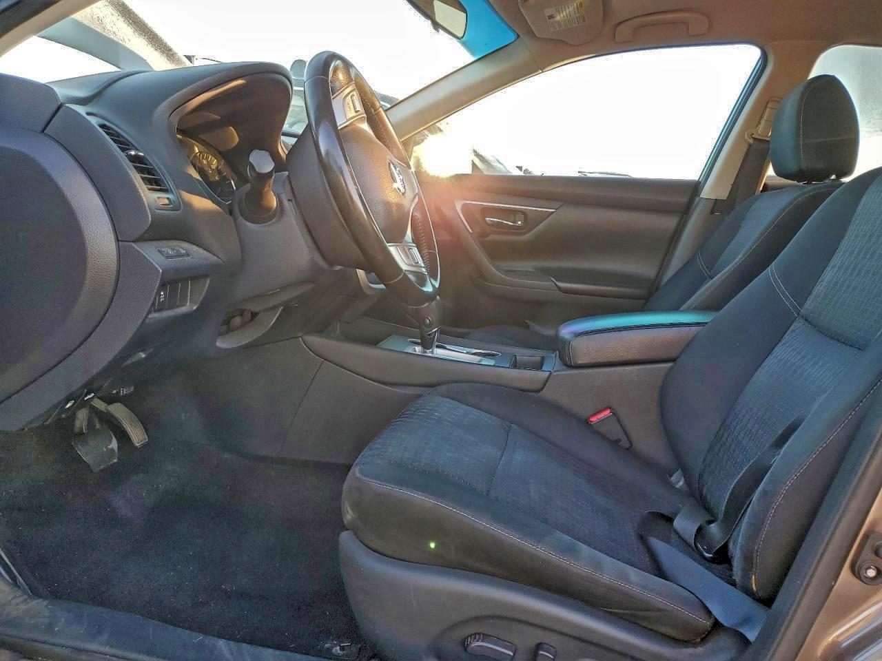 2016 Nissan Altima 2.5 - Image 7