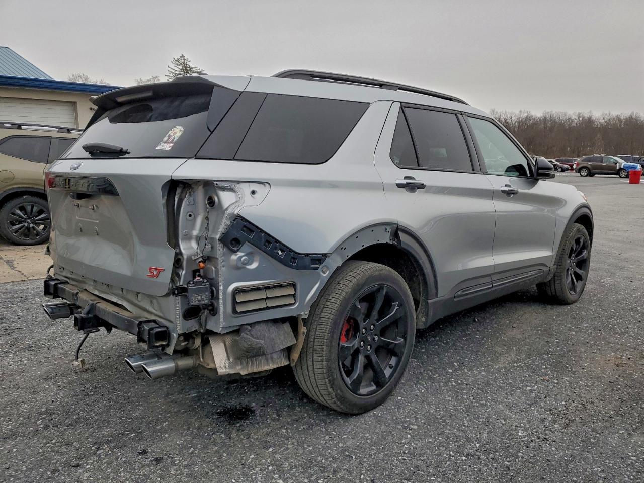 2023 Ford Explorer St - Фото 3