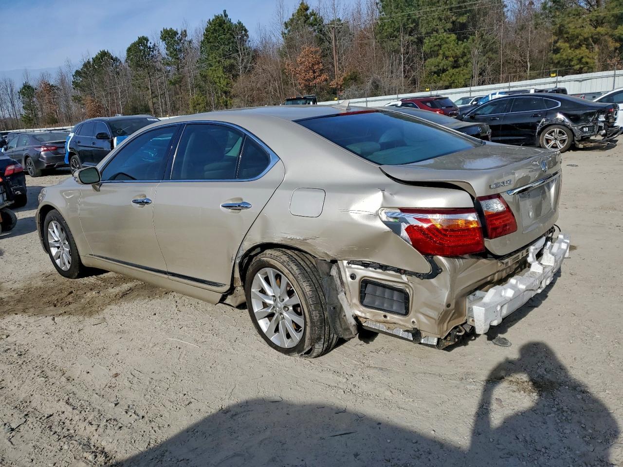 2010 Lexus Ls 460 - Image 2