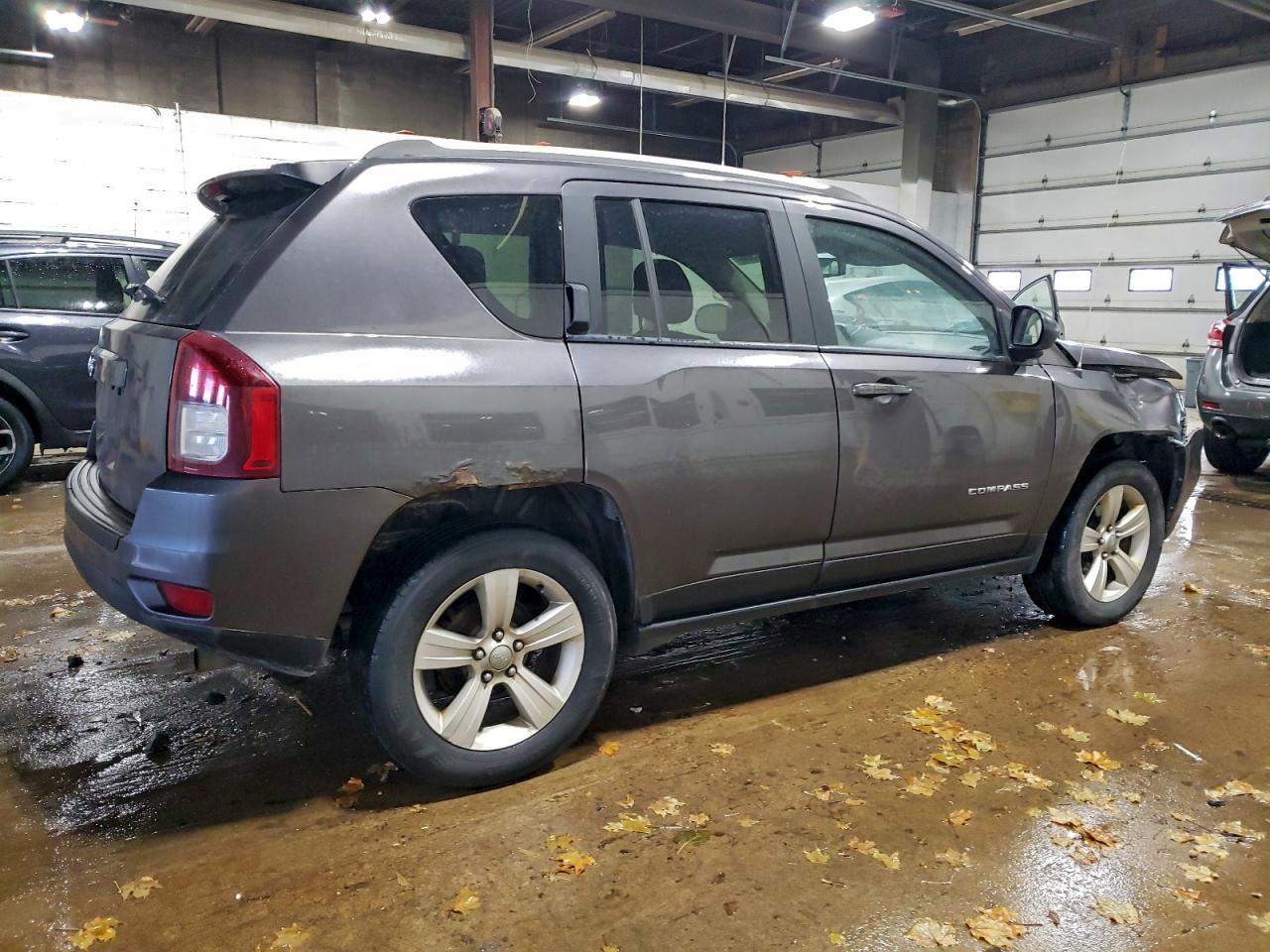 2016 Jeep Compass Sport - Фото 3