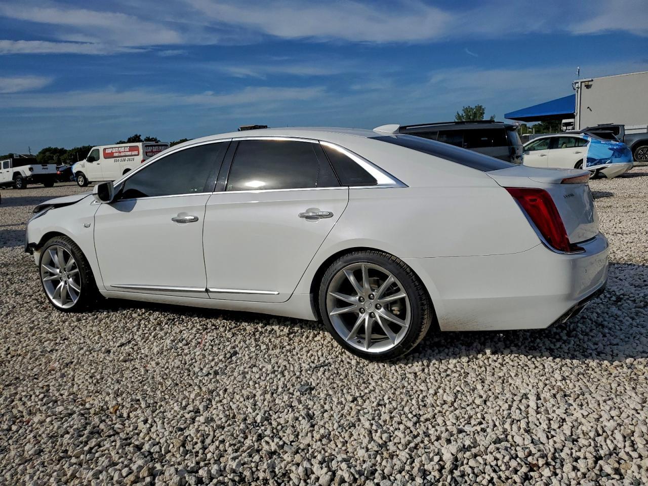 2019 Cadillac Xts Premium Luxury - Image 2