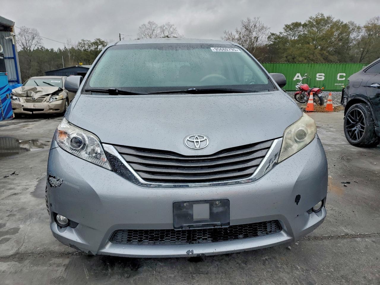 2011 Toyota Sienna Xle - Фото 5