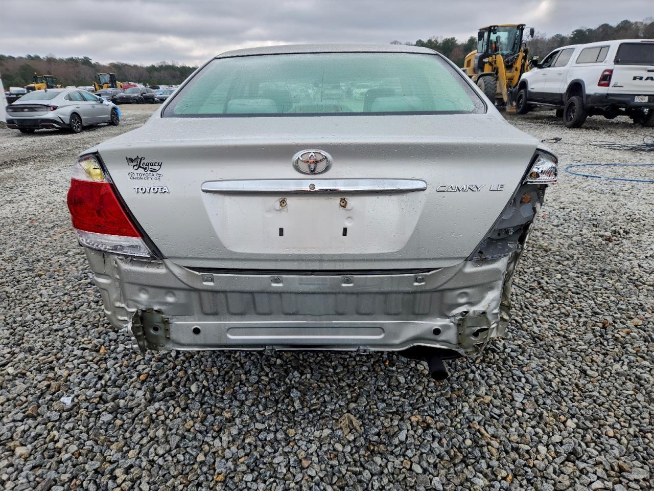 2005 Toyota Camry Le - Image 6