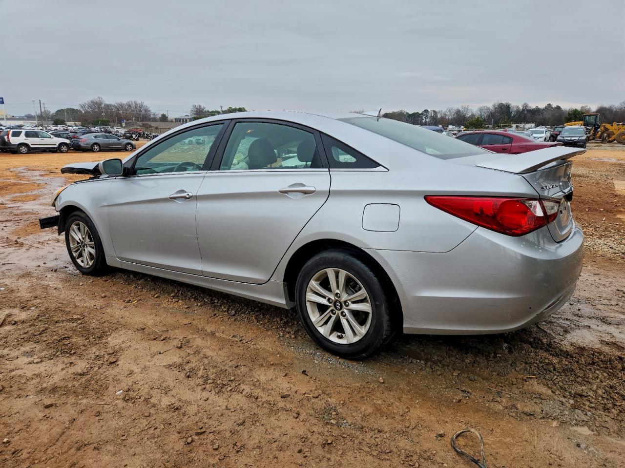 2012 Hyundai Sonata Gls - Image 2