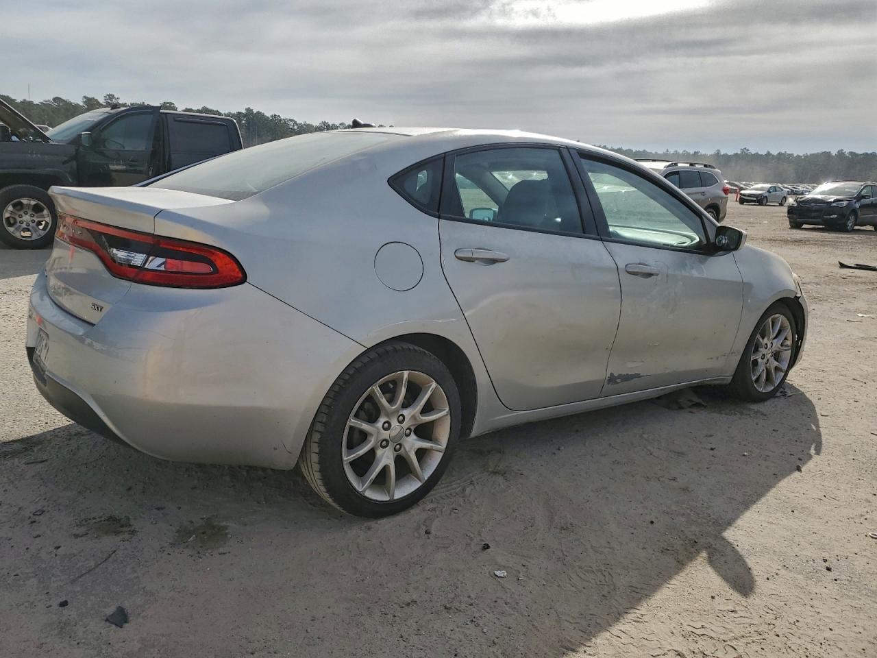 2013 Dodge Dart Sxt - Image 3