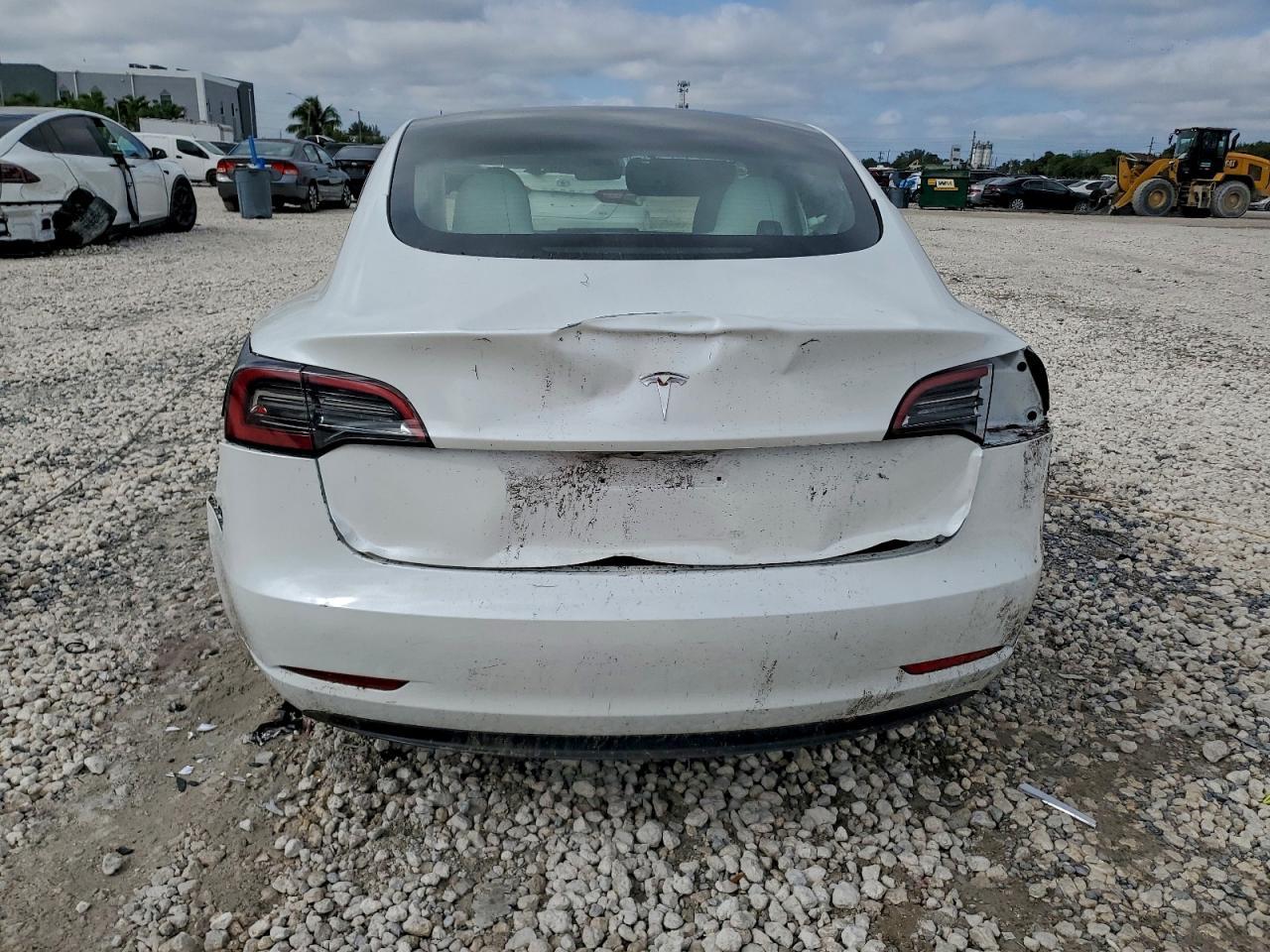 2023 Tesla Model 3 - Фото 6