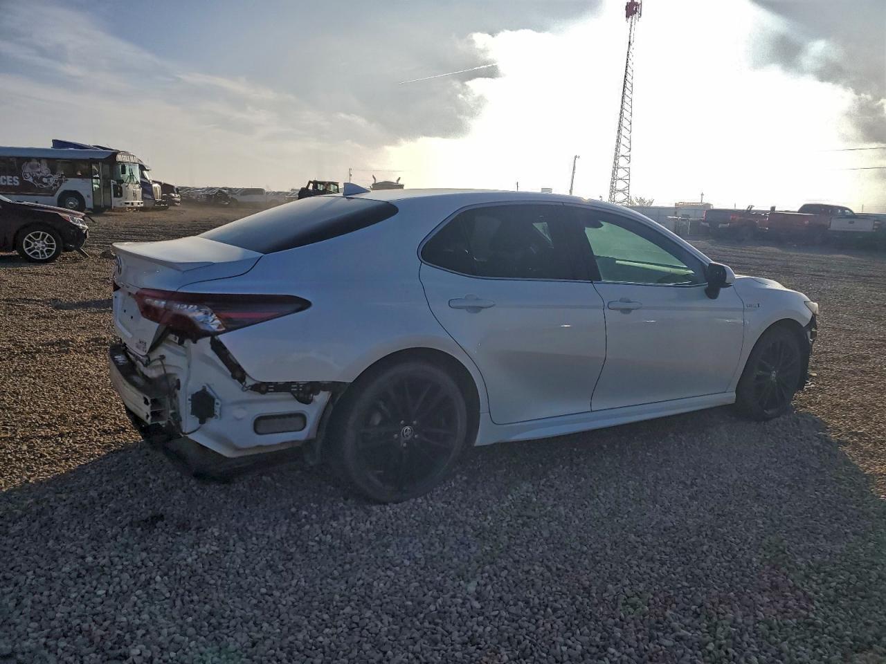 2021 Toyota Camry Xse - Фото 3