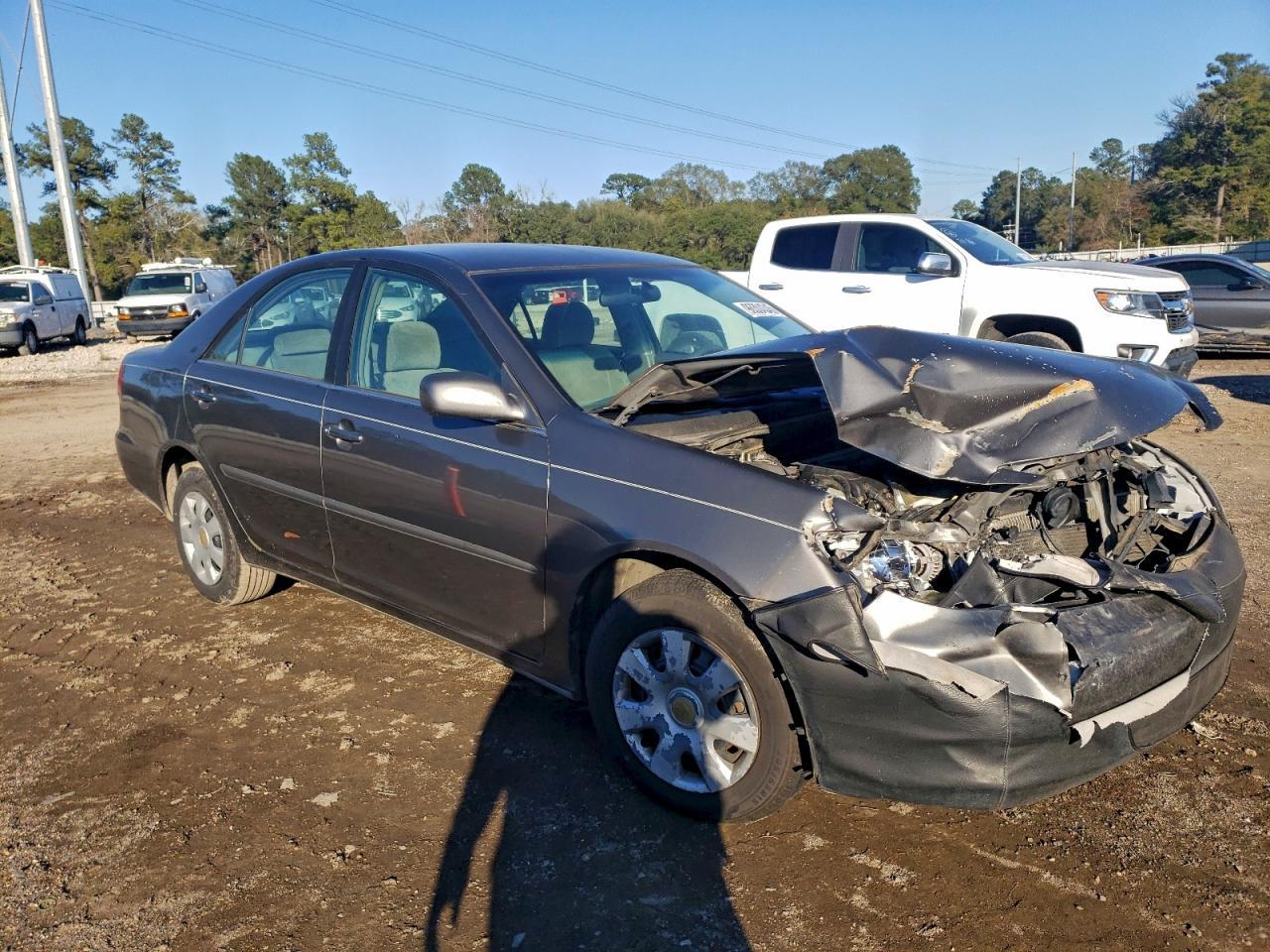 2004 Toyota Camry Le - Image 4