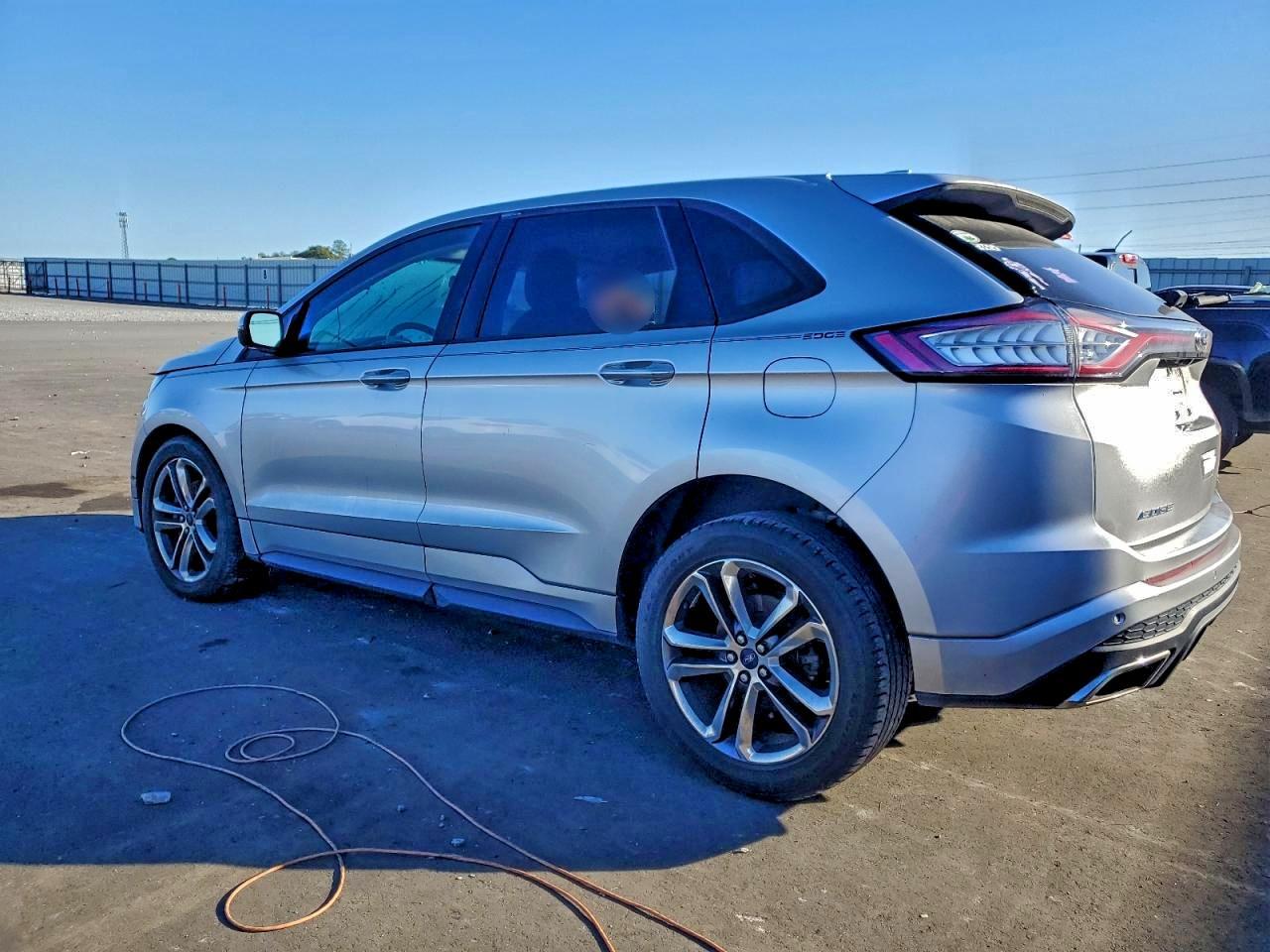 2015 Ford Edge Sport - Image 2