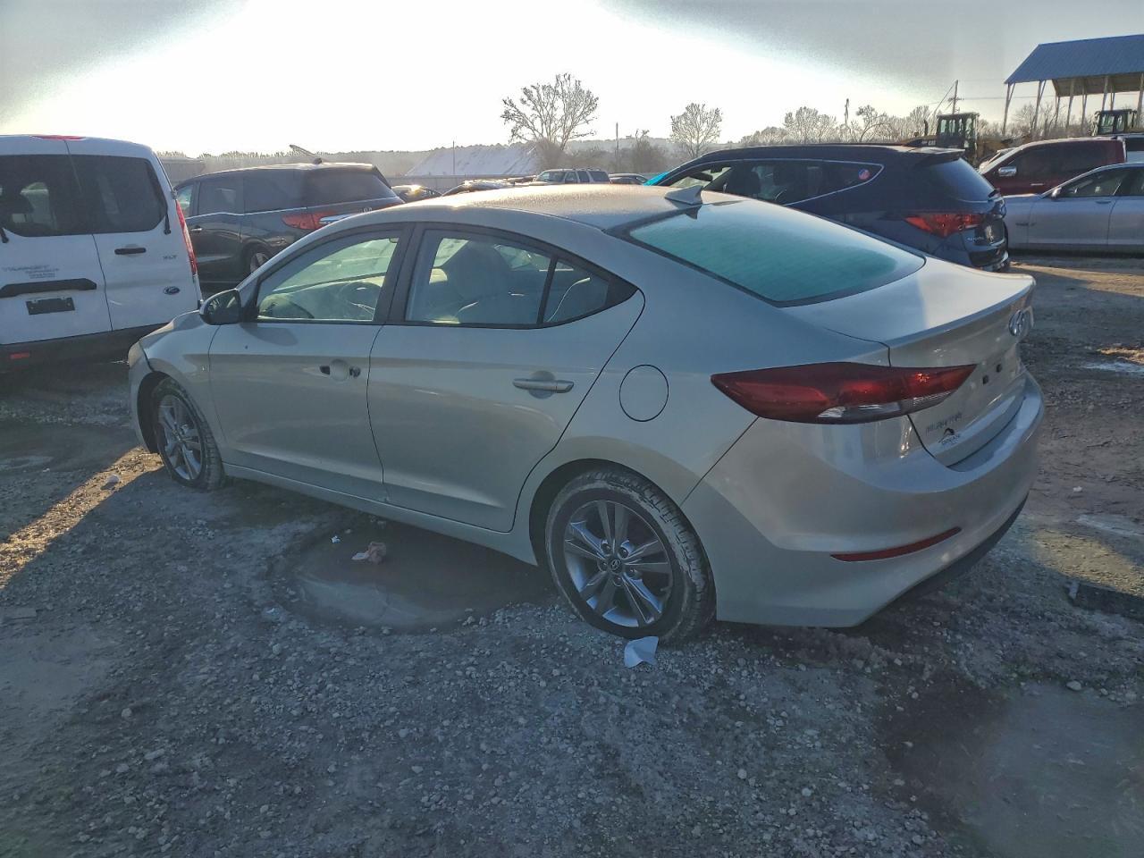 2017 Hyundai Elantra Se - Фото 2