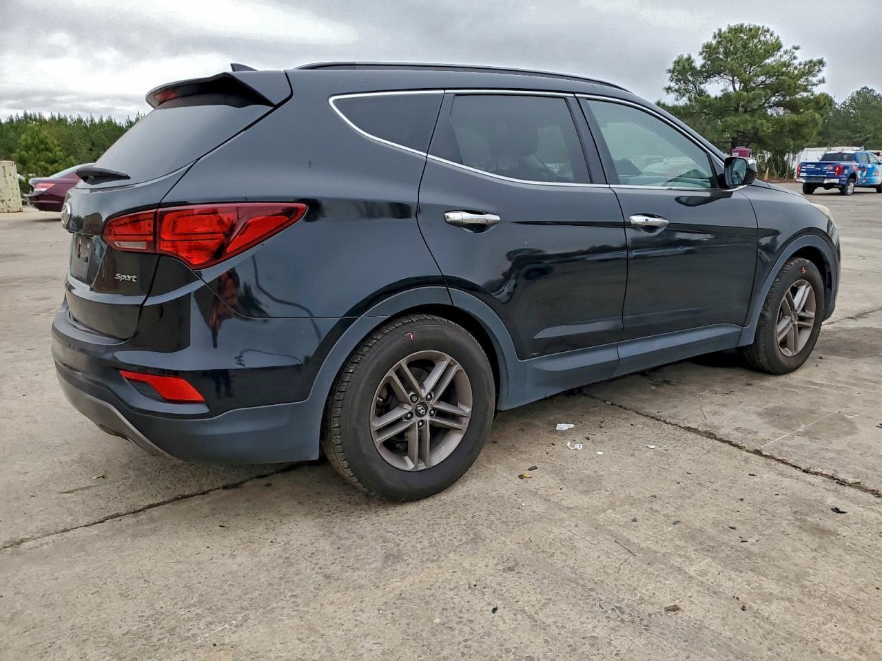 2017 Hyundai Santa Fe Sport - Image 3
