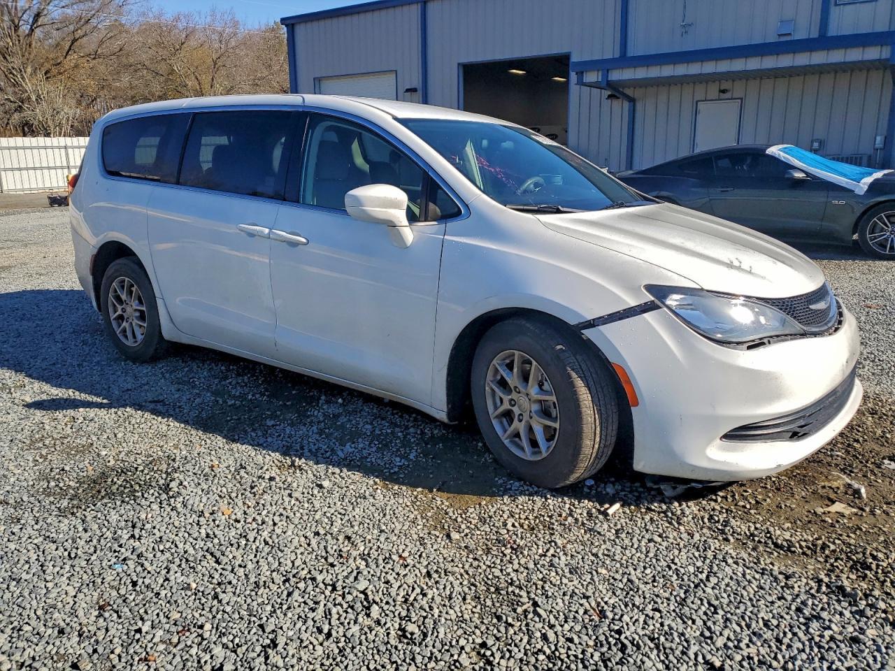 2018 Chrysler Pacifica Lx - Фото 4