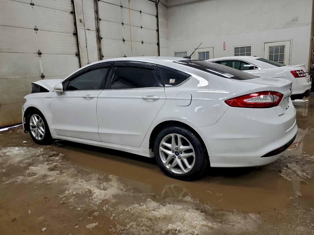 2016 Ford Fusion Se - Фото 2