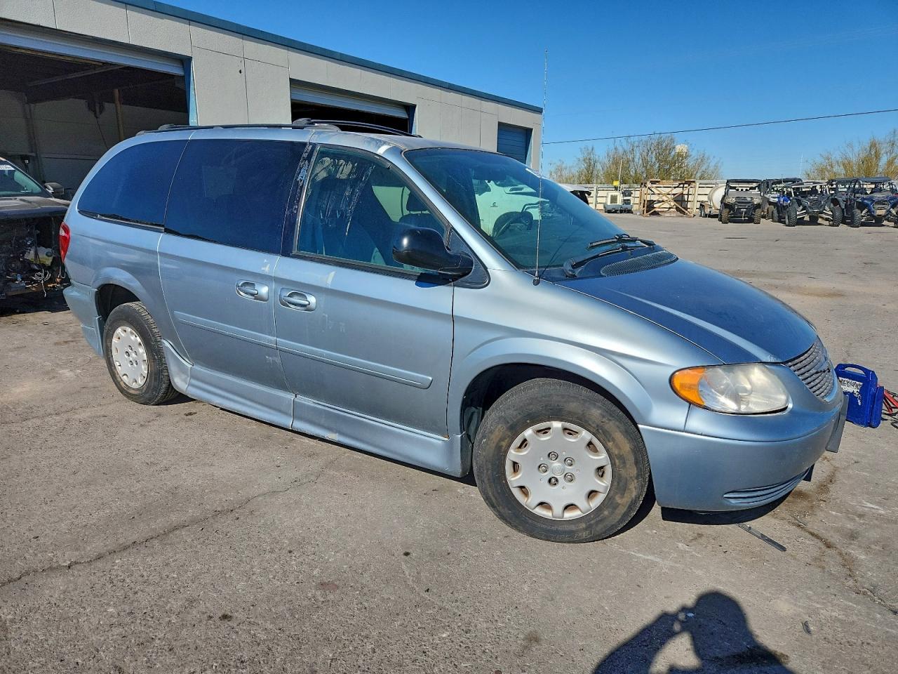 2004 Chrysler Town & Country Lx - Фото 4