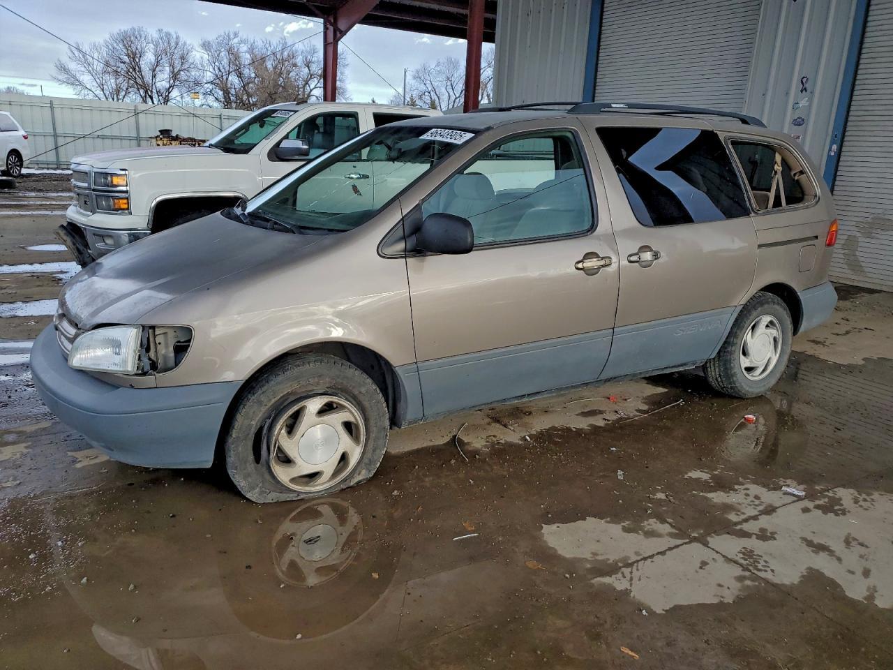 1998 Toyota Sienna Le
