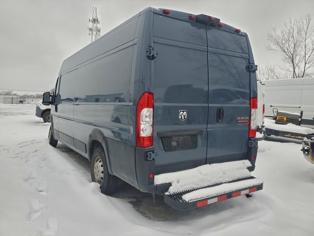 2020 Ram Promaster 3500 Delivery Van - Фото 2