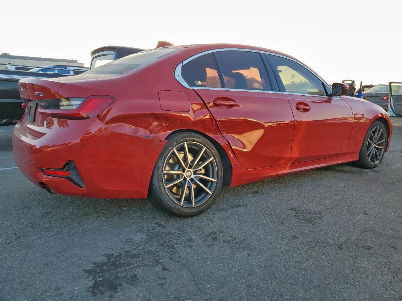 2020 BMW 330I - Фото 3