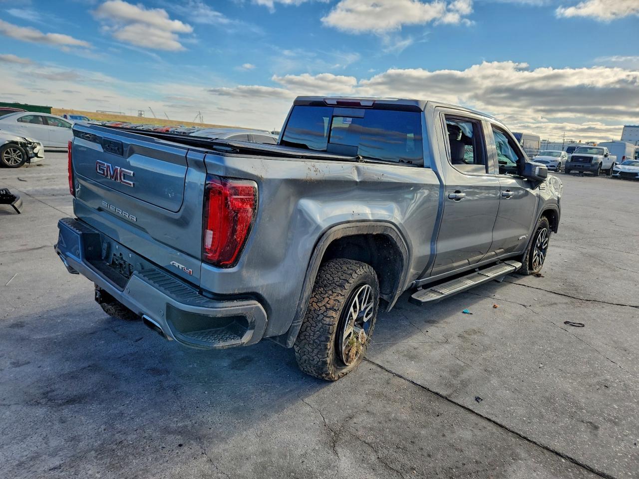 2020 GMC Sierra K1500 At4 - Фото 3