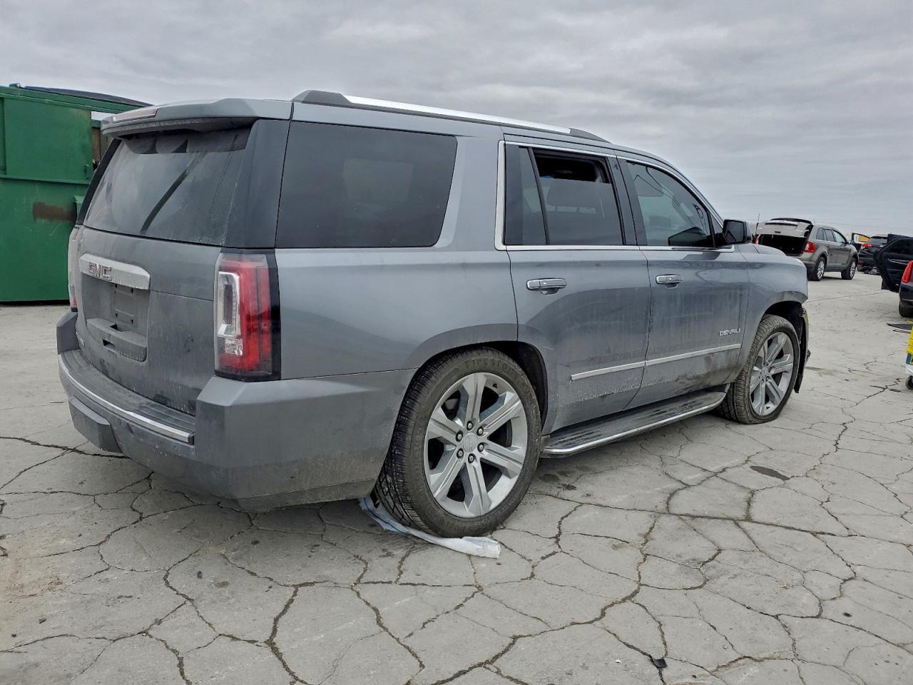 2018 GMC Yukon Denali - Фото 3