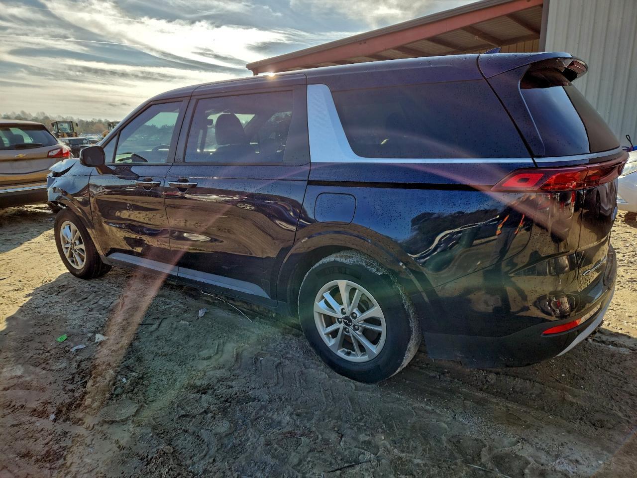 2022 Kia Carnival Lx - Фото 2