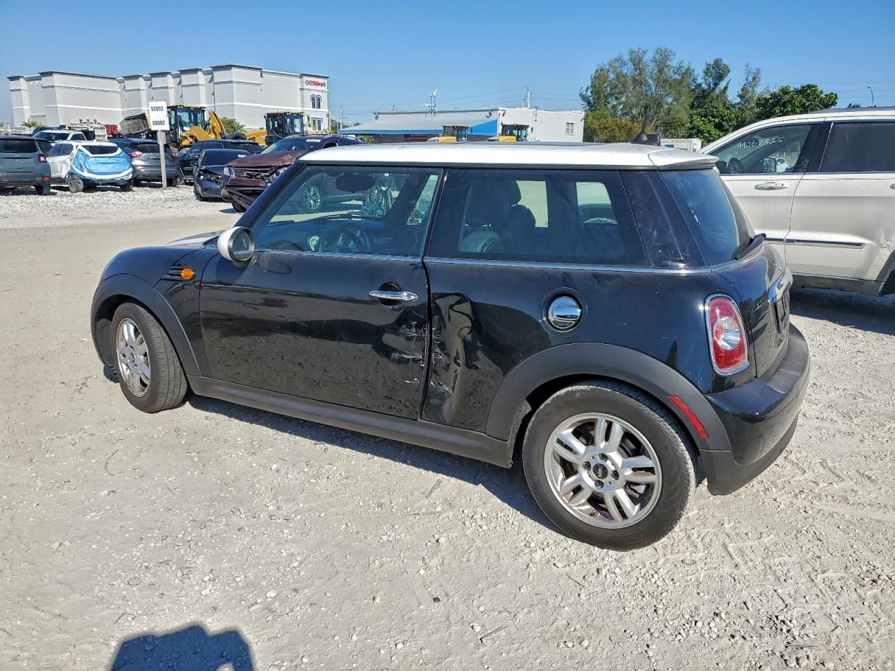 2013 Mini Cooper - Image 2
