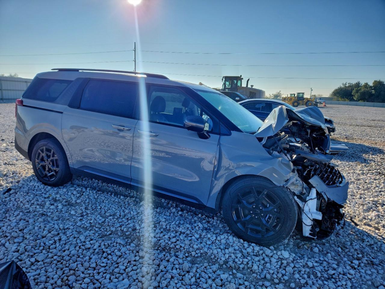 2025 Kia Carnival Sx - Image 4