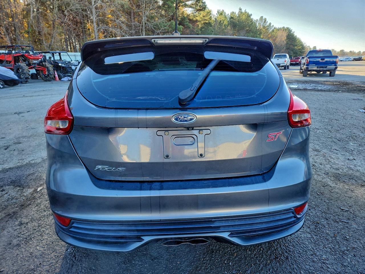 2018 Ford Focus St - Image 6