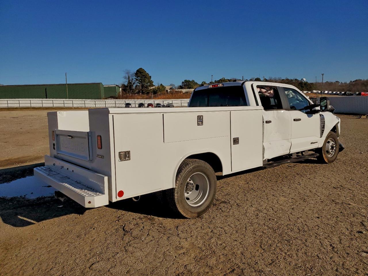2023 Ford F350 Super Duty Utility / Service Truck - Фото 3