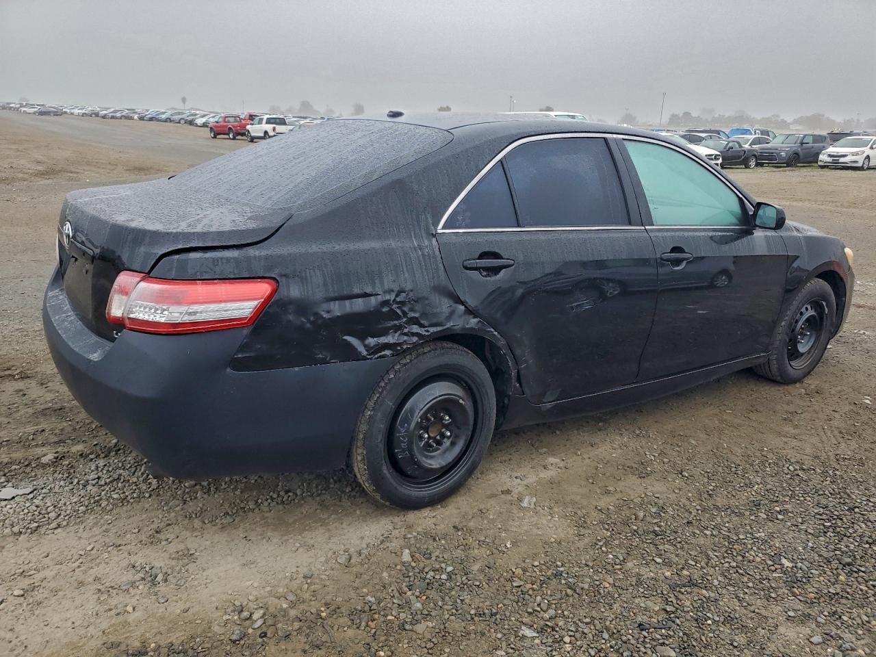 2011 Toyota Camry Base - Фото 3