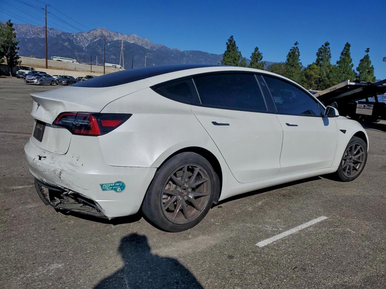 2023 Tesla Model 3 - Image 3