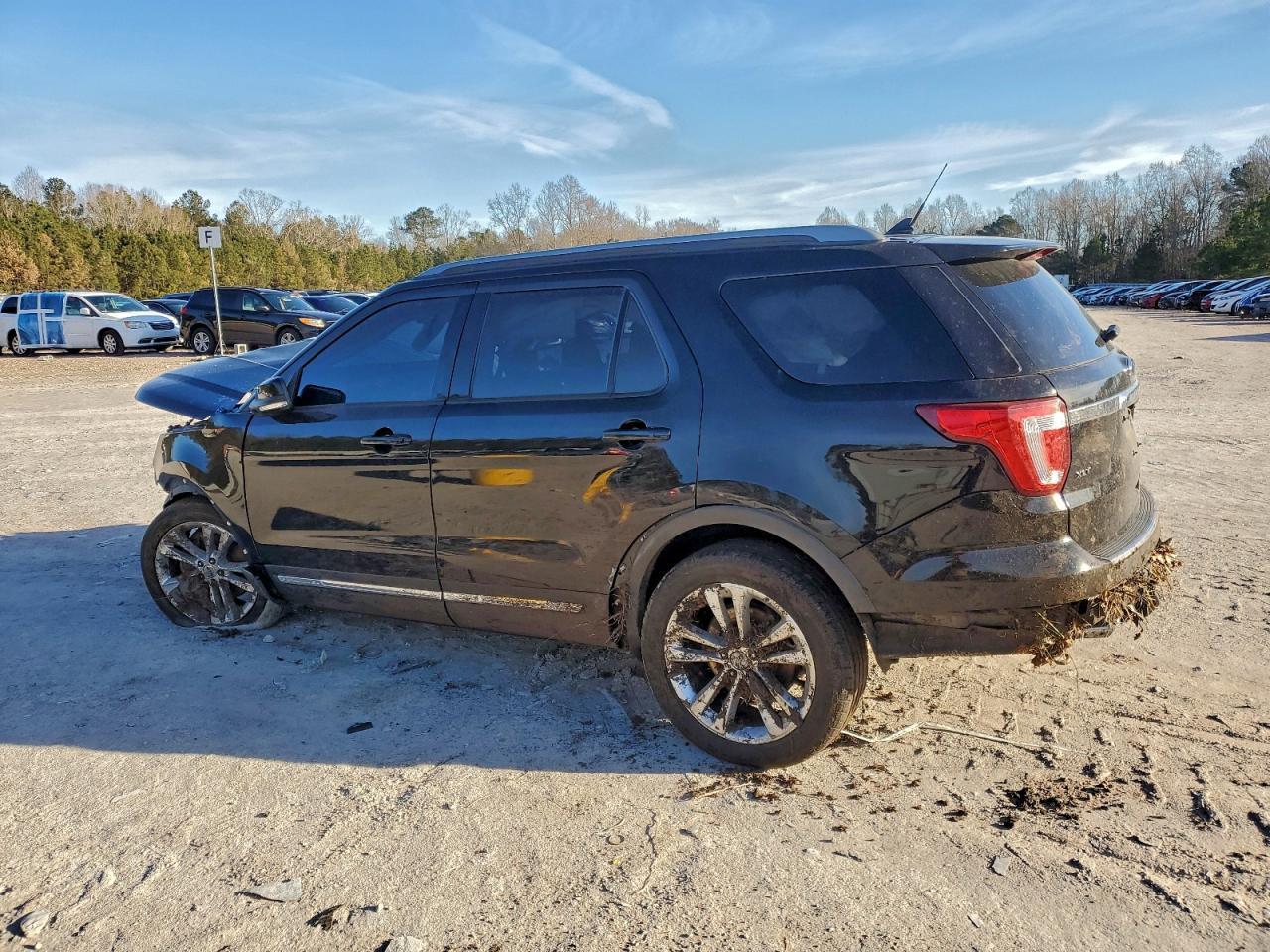 2018 Ford Explorer Xlt - Фото 2