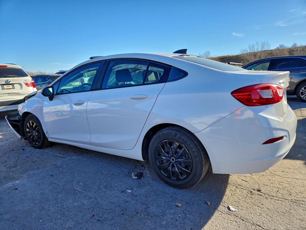 2017 Chevrolet Cruze Ls - Фото 2