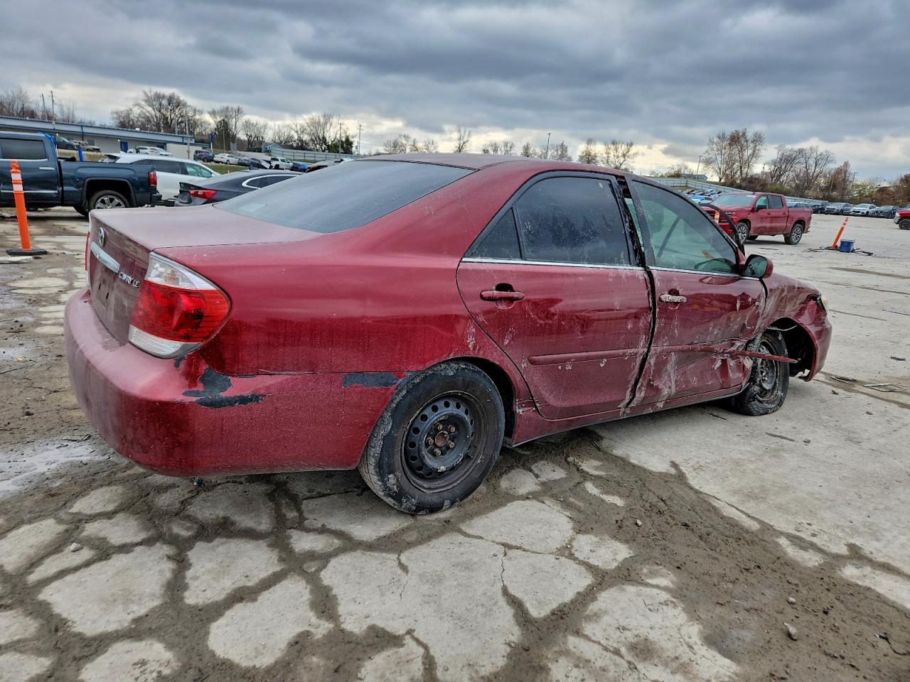 2005 Toyota Camry Le - Фото 3