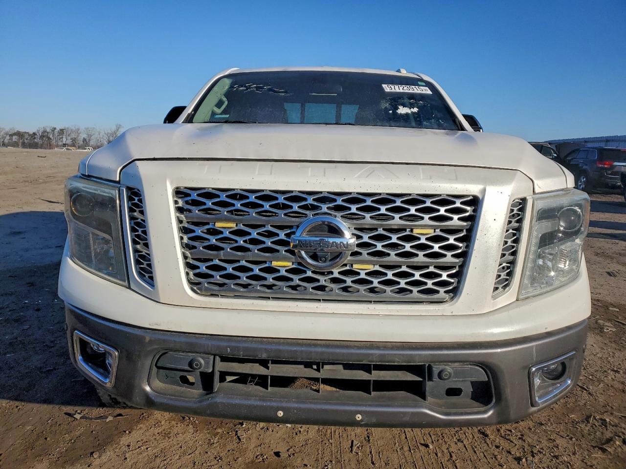 2019 Nissan Titan Pro-4X - Фото 5