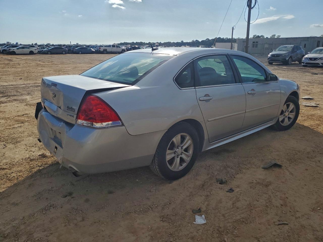 2012 Chevrolet Impala Ls - Фото 3