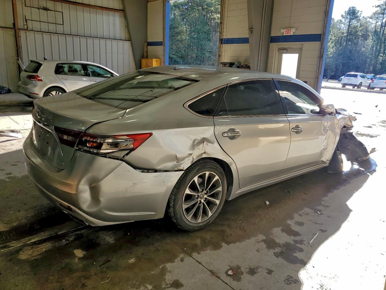 2016 Toyota Avalon Base - Фото 3