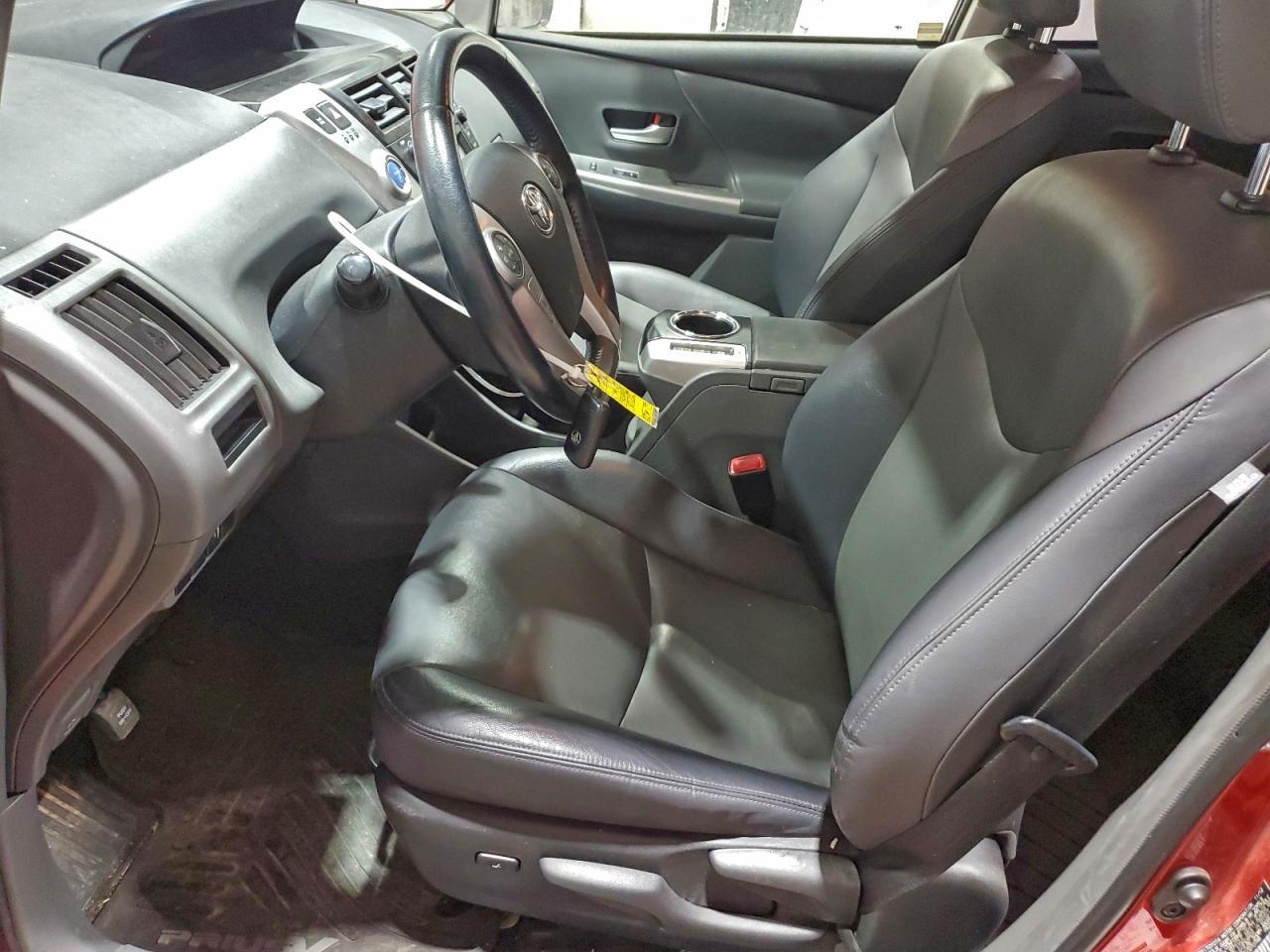 2013 Toyota Prius V - Image 7