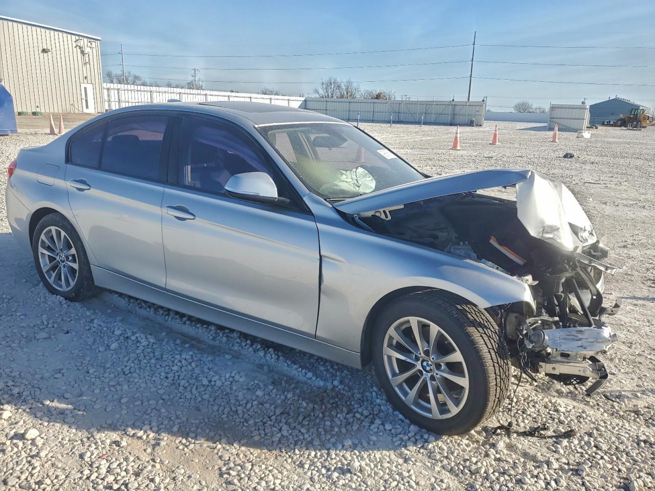 2017 BMW 320 I - Image 4