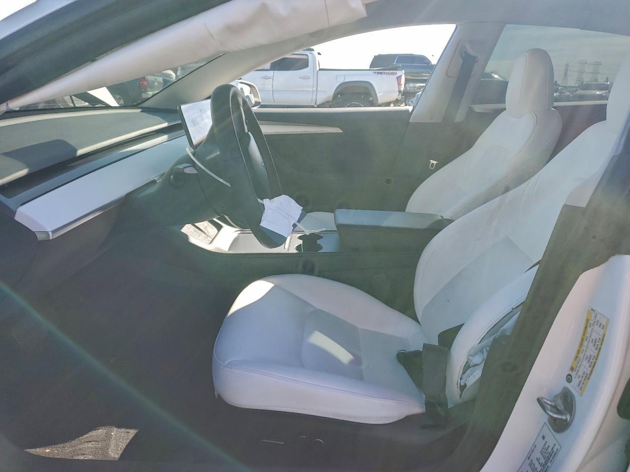 2023 Tesla Model 3 - Image 7