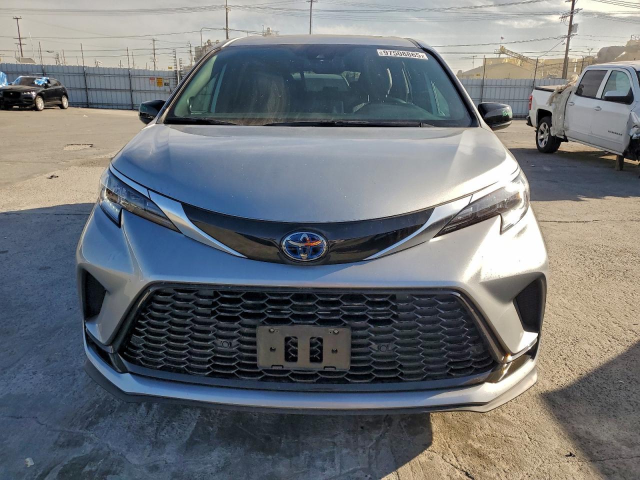 2024 Toyota Sienna Xse - Фото 5